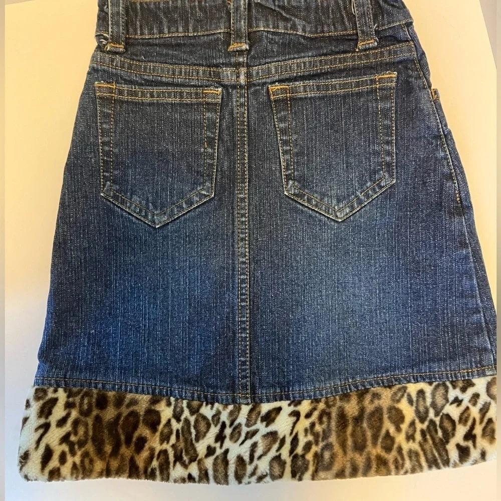 The Children’s Place Girl’s Denim Skirt, Faux Cheetah Fur, Size 6.